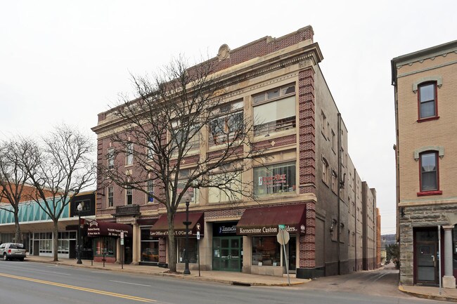 20 W Main St