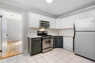 16 Hawthorne St, Unit 1 in Boston, MA - Building Photo