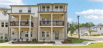 403 Elise Wy in Lawrenceville, GA - Building Photo