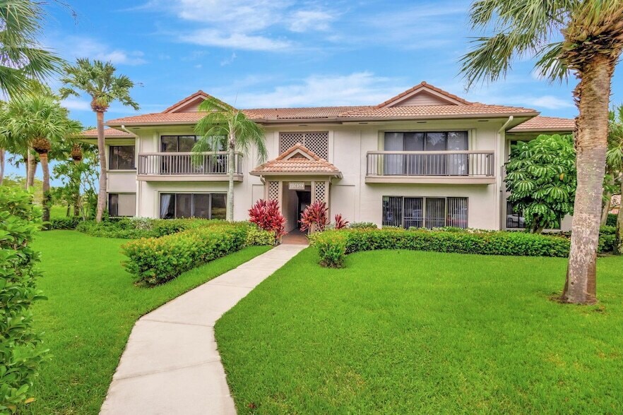 1109 Duncan Cir, Unit 201 in Palm Beach Gardens, FL - Building Photo