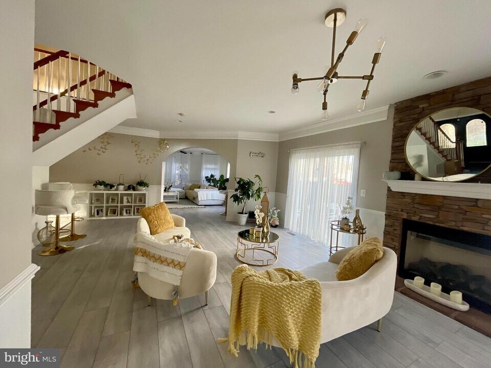 12530 Popes Head Rd in Clifton, VA - Building Photo