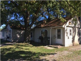 1249 Bausher Ave NW in Canton, OH - Building Photo