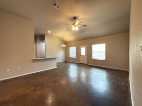 1130 Burek Cross in Seguin, TX - Building Photo - Building Photo