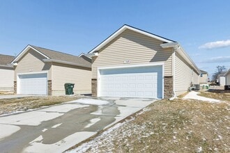 1069 N 170th St in Omaha, NE - Building Photo - Building Photo