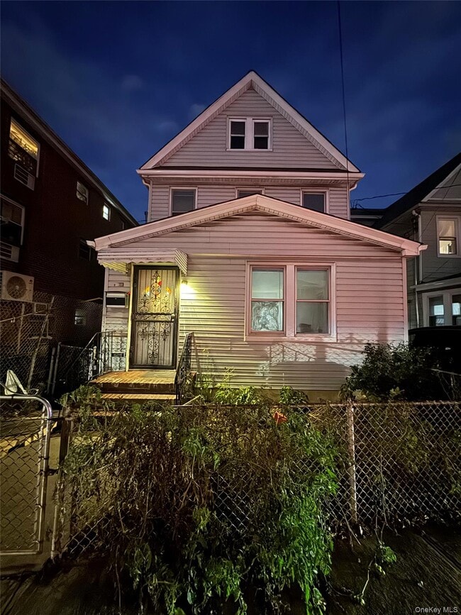 property at 144-18 Lakewood Ave