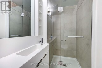 8-3508 Wellesley St W in Toronto, ON - Building Photo - Building Photo