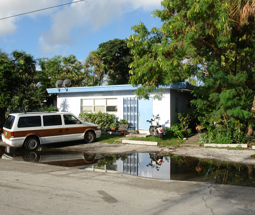 1041 NE 10TH Ave in Fort Lauderdale, FL - Building Photo