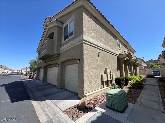 6371 Lorne Green Ave in Henderson, NV - Building Photo - Building Photo