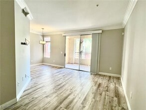 260 E Flamingo Rd, Unit 202 in Las Vegas, NV - Foto de edificio - Building Photo