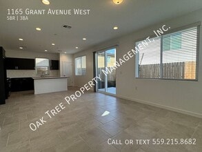 1165 Grant Ave W in Madera, CA - Building Photo - Building Photo