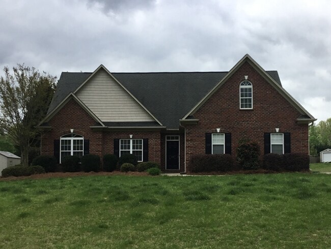 property at 133 Graywood Ct