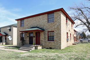 4400-4402 N Classen Apartamentos