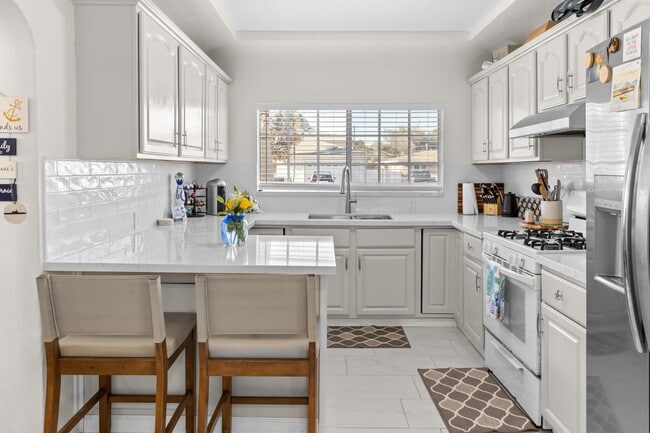 137 Madison Ave in Chula Vista, CA - Building Photo - Building Photo