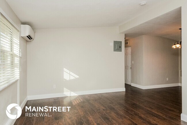 214 Poinciana Cir in Kissimmee, FL - Foto de edificio - Building Photo