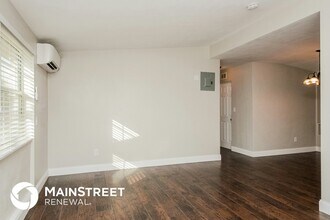 214 Poinciana Cir in Kissimmee, FL - Building Photo - Building Photo