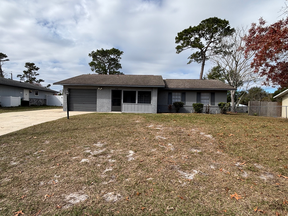 2782 Newmark Dr in Deltona, FL - Building Photo