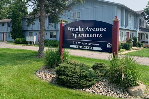 Wright Ave Apartments in Alma, MI - Building Photo