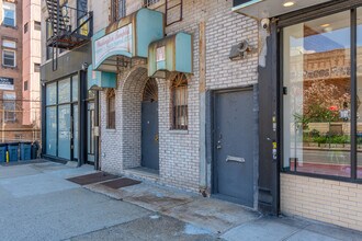 37 Grant Sq in Brooklyn, NY - Foto de edificio - Building Photo