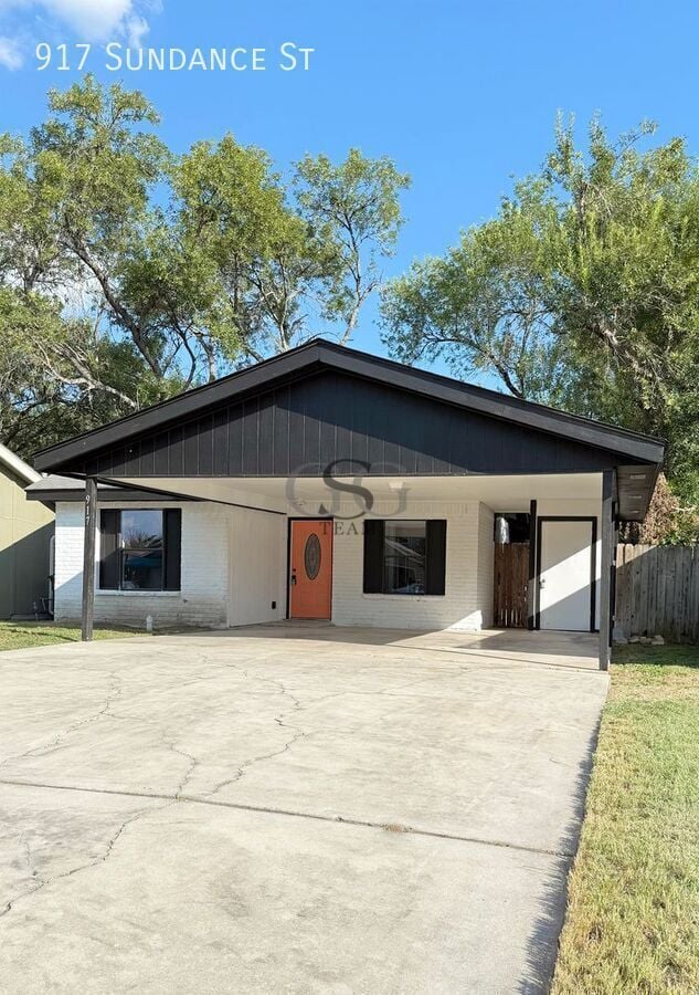 property at 917 Sundance St