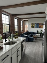 50 Ashburton St, Unit 19 in Providence, RI - Foto de edificio - Building Photo