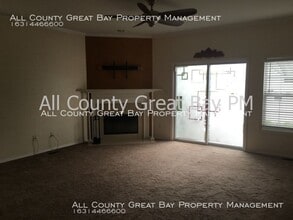 5 Windjammer Xing in Manorville, NY - Building Photo - Building Photo