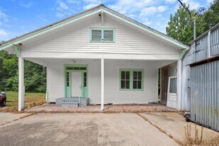 6477 Joe Daniel Rd in St. Francisville, LA - Building Photo