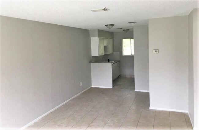 6516 De Priest St-Unit -A in Houston, TX - Building Photo - Building Photo