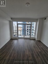 7950-7950 Bathurst St in Vaughan, ON - Building Photo - Building Photo