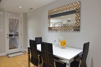 1746 T St NW, Unit 1746 in Washington, DC - Foto de edificio - Building Photo