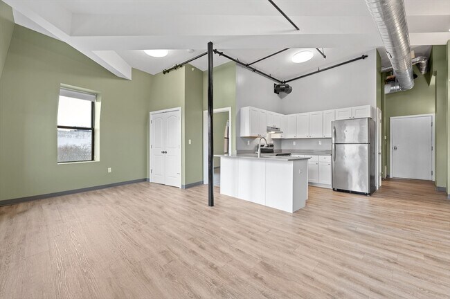 5-7 Pleasant St in Worcester, MA - Building Photo - Building Photo