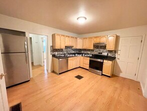 2 Shepherd Ave, Unit 1 in Boston, MA - Foto de edificio - Building Photo