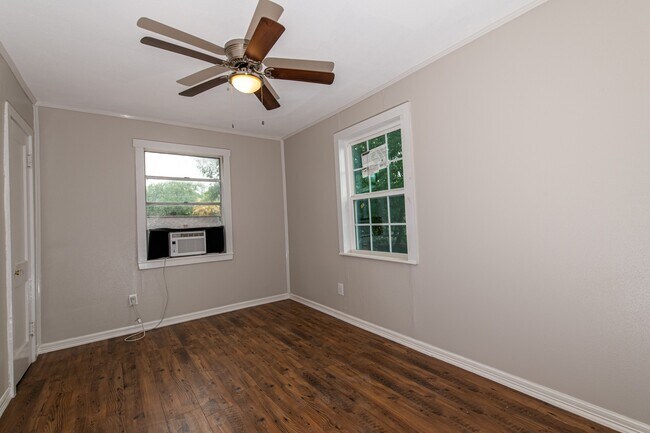 7110 McHenry St in Houston, TX - Building Photo - Building Photo