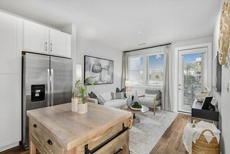 Residences at SweetBay in Panama City, FL - Foto de edificio - Building Photo
