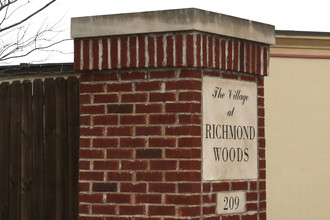 The Village at Richmond Woods in Lexington, KY - Foto de edificio - Building Photo