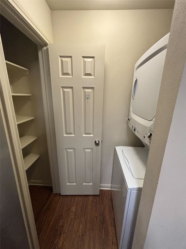 7600 Emmett F Lowry Expy in Texas City, TX - Building Photo - Building Photo