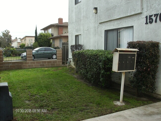1570 W 207th St, Unit #2 in Torrance, CA - Building Photo - Building Photo