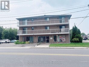 210-210 Pelham Rd in St Catharines, ON - Building Photo - Building Photo