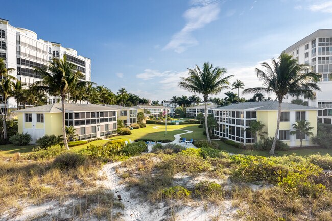 Gulf Shore Colony Club in Naples, FL - Building Photo - Building Photo