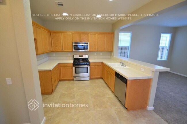 2748 Cobbler St in Manteca, CA - Foto de edificio - Building Photo