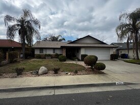 621 Wellington St in Porterville, CA - Building Photo
