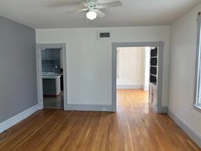 238 Lenox St, Unit 238 in Norwood, MA - Foto de edificio - Building Photo