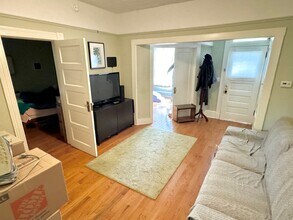25 SE 30th Pl in Portland, OR - Building Photo - Building Photo