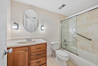105 Paradise Harbour Blvd in North Palm Beach, FL - Building Photo - Building Photo