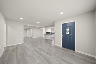 2106 N Galveston Ave in Pearland, TX - Foto de edificio - Building Photo