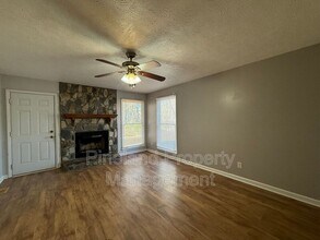 6577 Green Meadow Ct in Fayetteville, NC - Building Photo - Building Photo