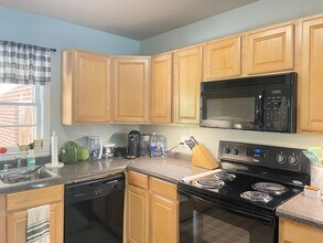 185 Crestview Cir in Athens, GA - Building Photo - Building Photo