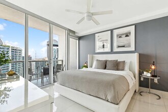 485 Brickell Ave in Miami, FL - Building Photo - Building Photo
