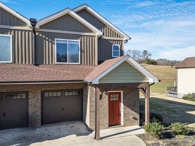 1676 McCleary Bend Rd in Sevierville, TN - Building Photo - Building Photo