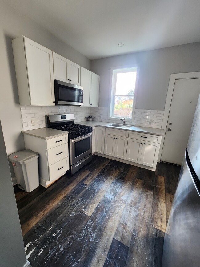 815 E Tulpehocken St in Philadelphia, PA - Building Photo - Building Photo