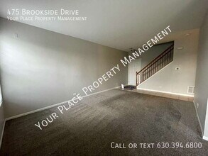 475 Brookside Dr in Oswego, IL - Building Photo - Building Photo